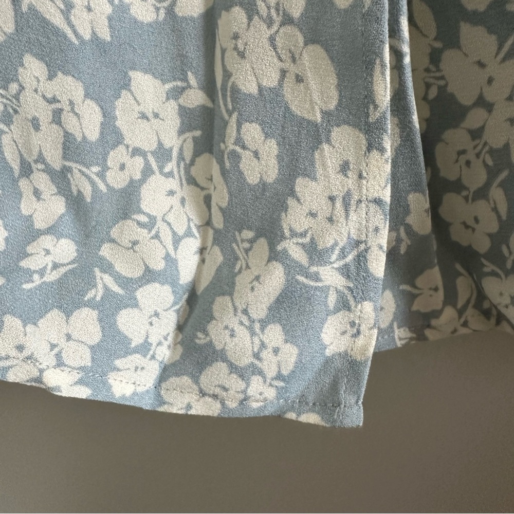 Reformation Zoe midi skirt with slit - light blue - hemmed - Picture 3 of 9